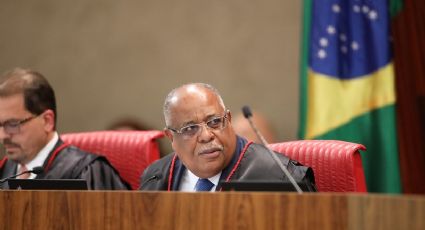 Bolsonaro inelegível: Relator mantém minuta golpista no processo