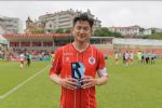 Jogador goleador de 57 anos renova com time da segunda divisão