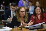 Jandira Feghali truca Cid ao questionar a idade do depoente, que se nega a responder