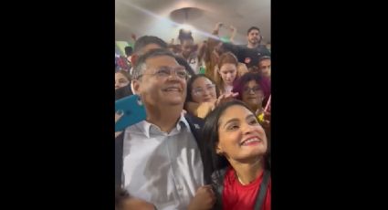 VÍDEO: Flávio Dino é recebido como presidenciável no Congresso da UNE em Brasília