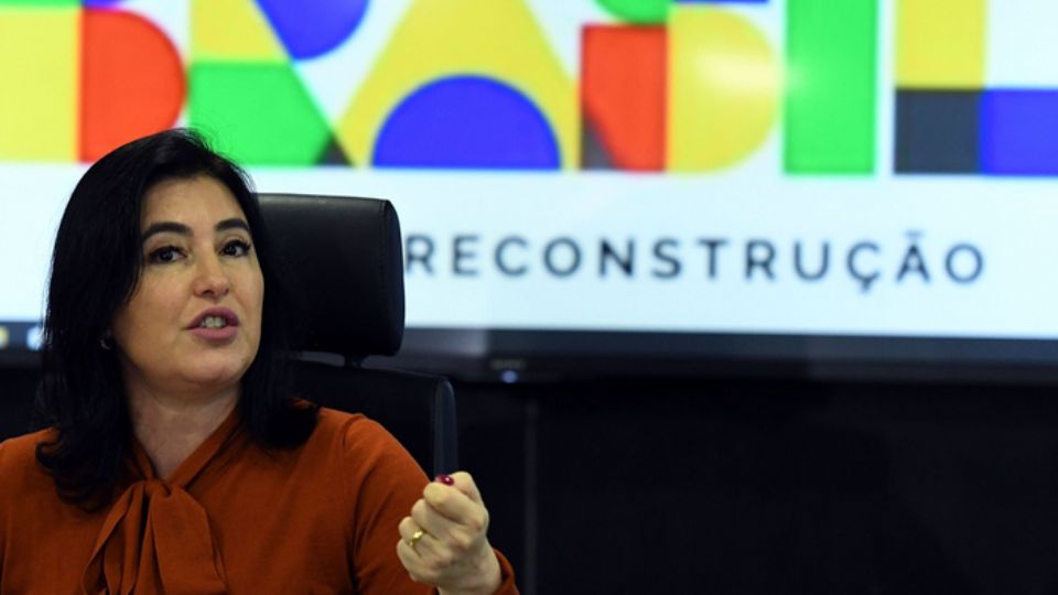 Vista com desconfiança por parte da base petista antes do início do mandato, Simone Tebet elogiou governo e Lula