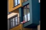 VÍDEO: mulher adormece no parapeito de sua janela no 24º andar