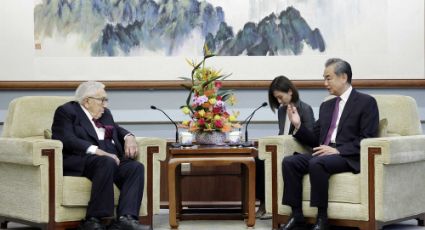 Boas relações entre China e EUA são cruciais para paz no mundo, afirma Kissinger na China