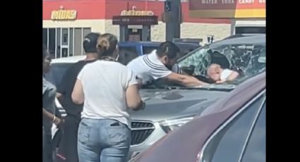 VÍDEO: Em desespero, pai estoura vidro de carro para salvar bebê durante onda de calor