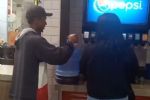 Foto ilustrativa de la nota titulada: Vídeo hilário: cliente usa promoção para encher galão de 20 litros com refrigerante no Burguer King