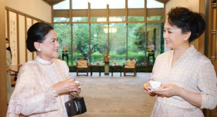 Peng Liyuan recebe primeira-dama da Indonésia em Chengdu