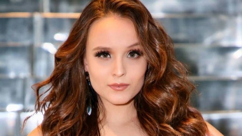 Larissa Manoela estreia série da Netflix após fase conturbada com os pais