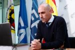 Cartola que beijou à força atleta espanhola é acusado de assédio por ex-funcionária