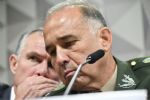 CPMI: Fardado, General nega "complacência" do Exército e diz que acampados eram "vulneráveis"