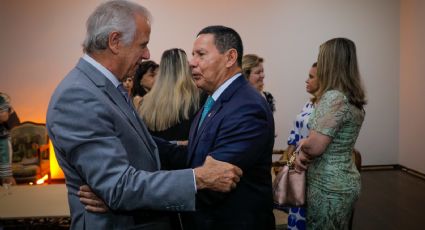 "Blá blá blá": Mourão minimiza reunião golpista de Bolsonaro com militares e elogia Múcio