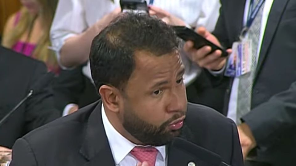 Deputado Henrique Vieira enquadrou Heleno durante a CPMI