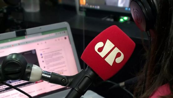 Justiça obriga Google a recuperar vídeos golpistas que a Jovem Pan apagou