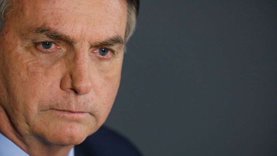 Existem dois cartões de vacina no nome de Jair Bolsonaro