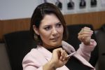 Michelle desafia PF e diz que venda de joias não é deboche: "Lançar o mais rápido possível"