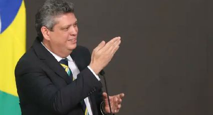 Ministro se pronuncia sobre viagem a carnaval fora de época