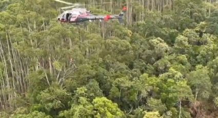 VÍDEO: PMs fazem rapel para encontrar helicóptero que desapareceu com 4 pessoas