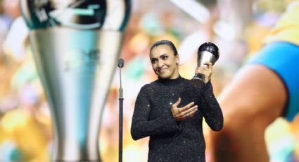 Marta se torna a primeira atleta imortalizada ainda em vida