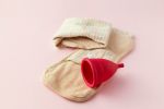 Anvisa proíbe venda do coletor menstrual mais barato de marca famosa