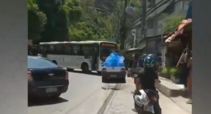 VÍDEO: criminosos sequestram 7 ônibus e formam barricadas no RJ