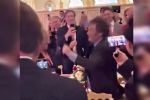 Foto ilustrativa de la nota titulada: VÍDEO: O papel de palhaço de Milei na festa de Trump com bilionários