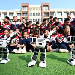 China amplia ensino de inteligência artificial em escolas básicas e secundárias