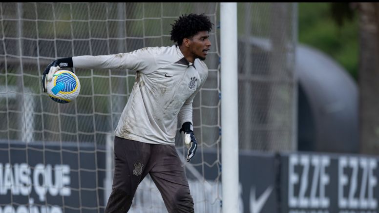 Corinthians: Sócios vão salvar mandato de Augusto Melo