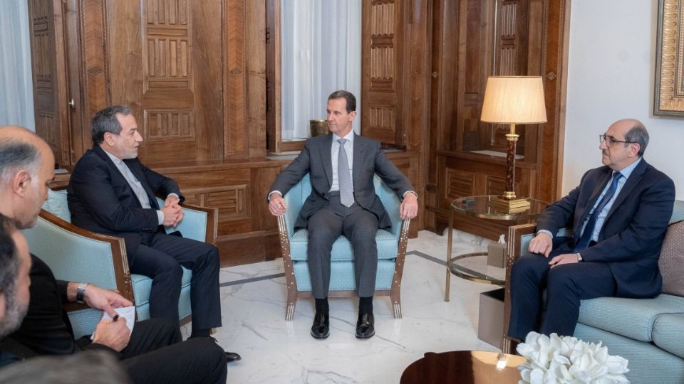 Araghchi e Bashar al-Assad em Damasco