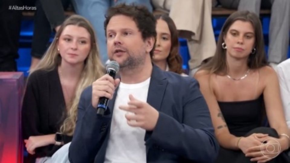 Ator é entrevistado no programa da Globo