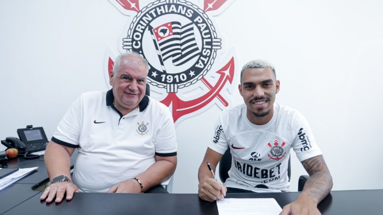 Corinthians, com dívida enorme, ajuda o rico Flamengo a contratar De La Cruz