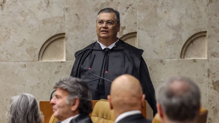 Flávio Dino faz alusão ao golpe e defende subordinação das Forças Armadas ao poder civil