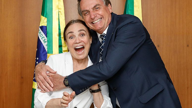 Regina Duarte compartilha crítica a Bolsonaro como se fosse elogio, revolta dono de perfil e não apaga