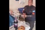VÍDEO – PMs cantam “parabéns para você” a miliciano em hospital do Rio