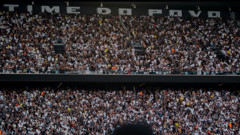 Corinthians está certo em querer se igualar ao Flamengo, mas opções rareiam