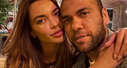 Joana Sanz e Daniel Alves aparecem de mãos dadas em público e redes reagem: "vergonha"