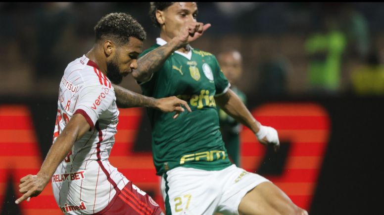 Cartão amarelo para Palmeiras, vermelho para Corinthians e roxo para o São Paulo