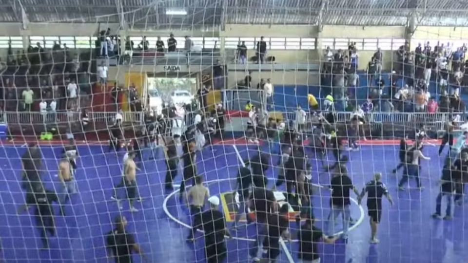 Briga generalizada foi registrada em transmissão