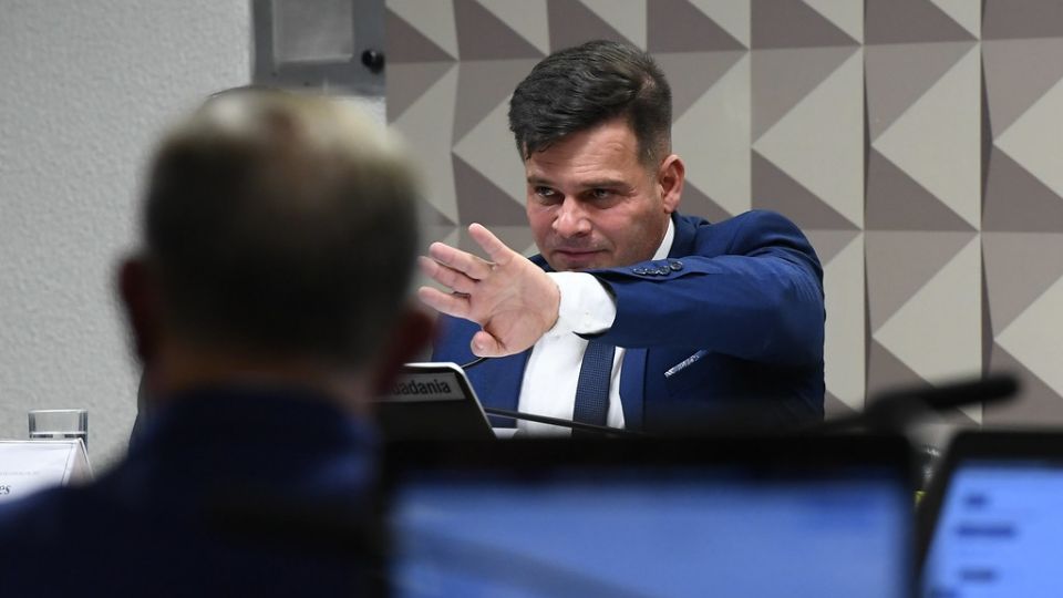 Silvinei Vasques cria saia justa jurídica para Alexandre de Moraes