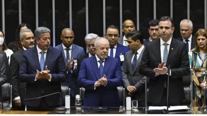 Faria Lima, direita e extrema direita sentem o governo frágil e vão na jugular - por Mauro Lopes