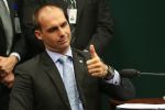 Eduardo Bolsonaro espalha fake news grotesca sobre RS para atacar Lula