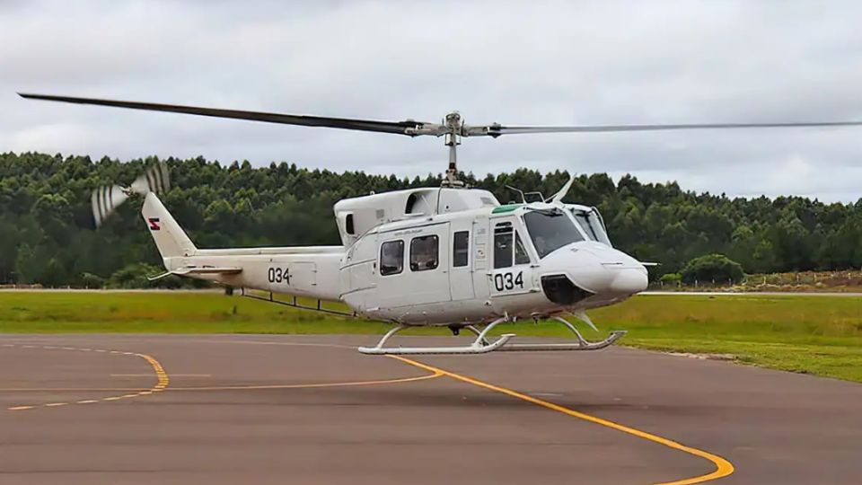 Helicóptero disponibilizado pela Força Aérea Uruguaia no RS