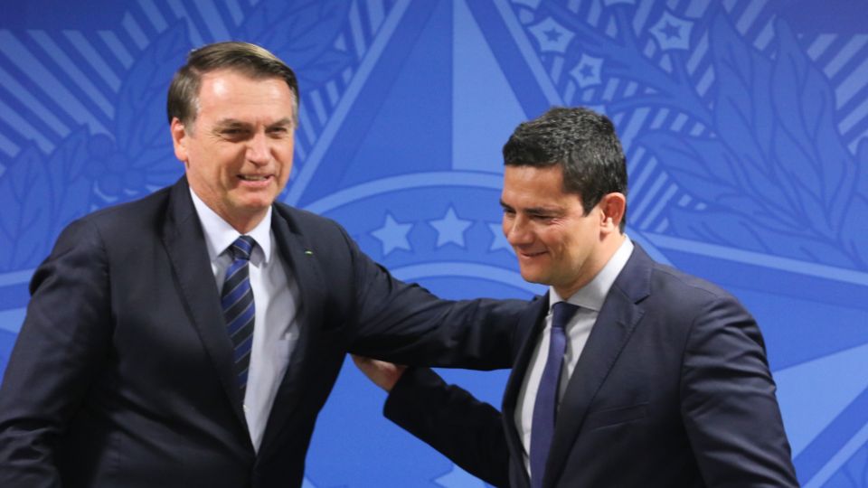 Bolsonaro ajuda senador e desiste de cassação