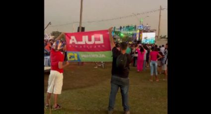 VÍDEO: Ato esvaziado de Bolsonaro em Goiás tem bandeira "Lula presidente"