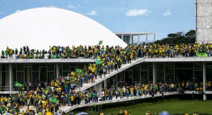 Eduardo Bolsonaro pede asilo para bolsonaristas foragidos na Argentina