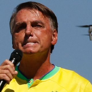 Bolsonaro se vitimiza com vídeo nas redes e toma invertida histórica