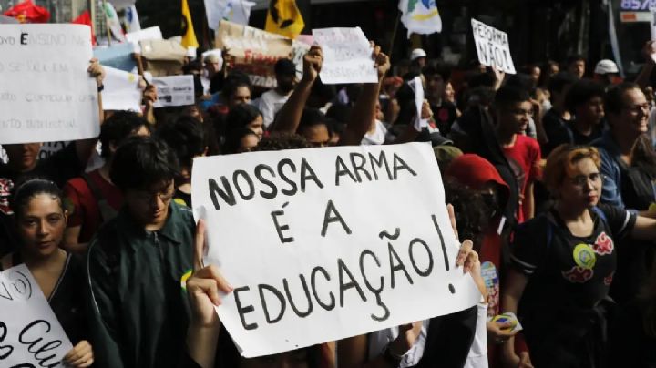 A reforma do Ensino Médio e a plataformização da educação – Por Heleno Araújo