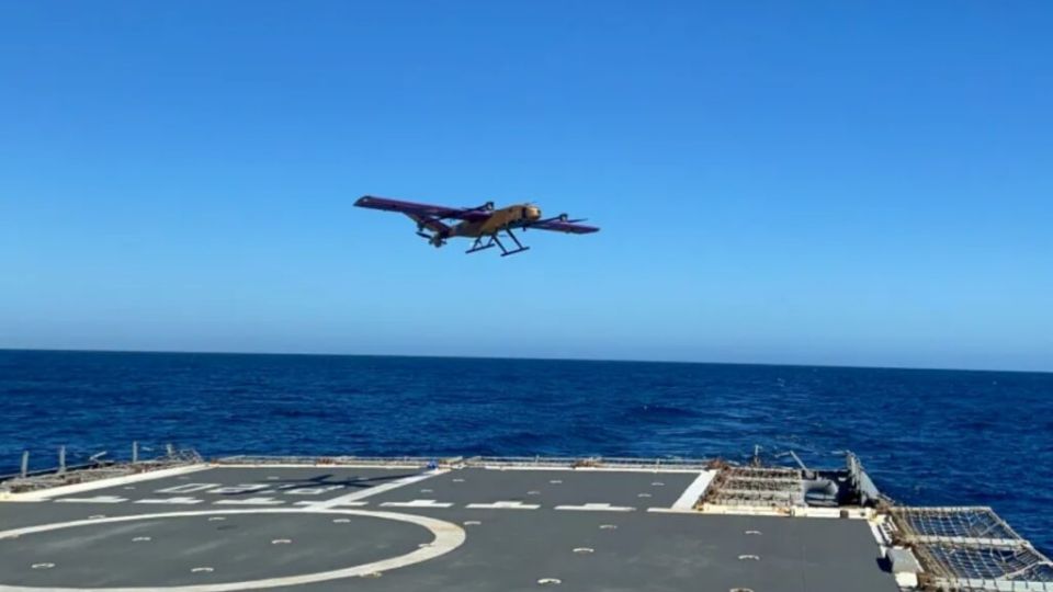 Super-drone da Xmobots em voo de teste conjunto com a Marinha