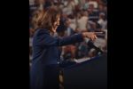 Kamala Harris dá largada na campanha contra o caos, o medo e o ódio ao som de Beyoncé