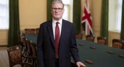 Keir Starmer, novo premiê britânico, suspende política de deportação para Ruanda