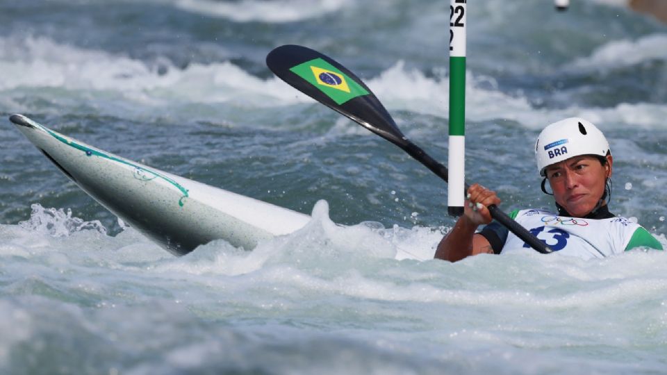 Ana Sátila ficou em quinto lugar na disputa da canoa individual (C1) da canoagem slalom e agora disputa o caiaque cross