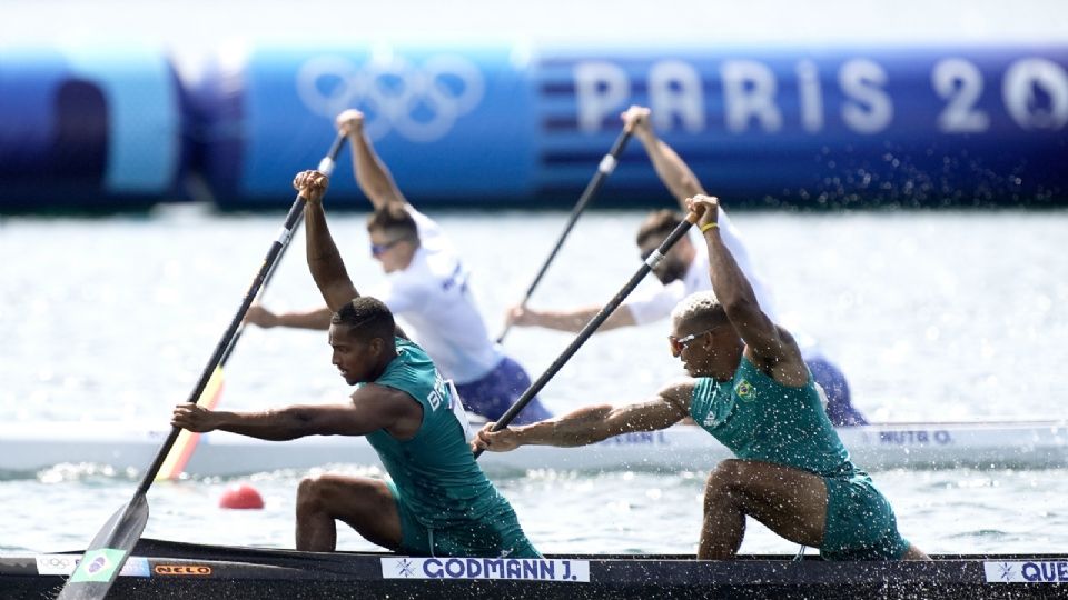 A dupla brasileira Isaquias Queiroz e Jacky Godmann competem nas quartas de final do C2 500m